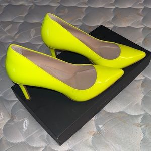 Banana Republic Yellow Madison 12-Hour Pump
